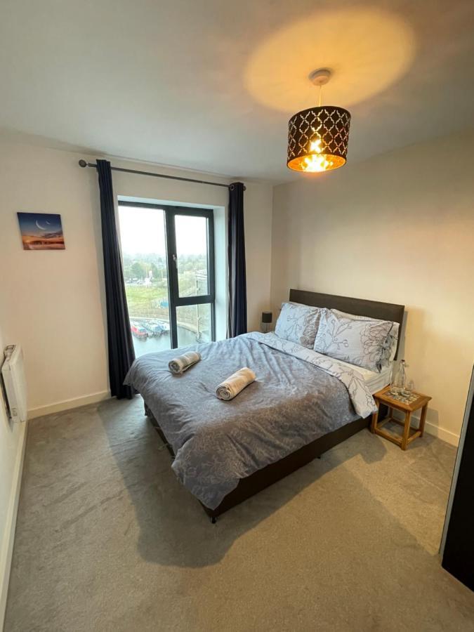 Balcony Marina Apartment With City Skyline Views - Free Secure Parking Manchester Exterior photo