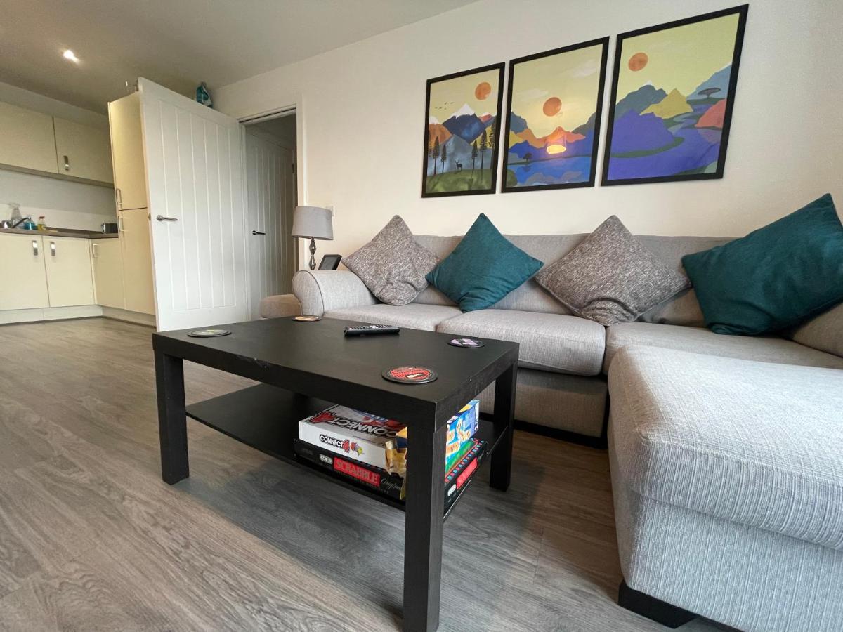 Balcony Marina Apartment With City Skyline Views - Free Secure Parking Manchester Exterior photo